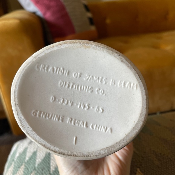 Vintage James b beam green 10” ceramic vase or jug - Picture 11 of 16